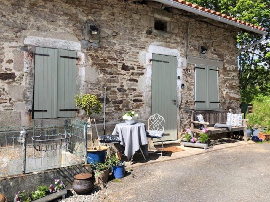 Вилла "L'Annexe" Dournazac Экстерьер фото