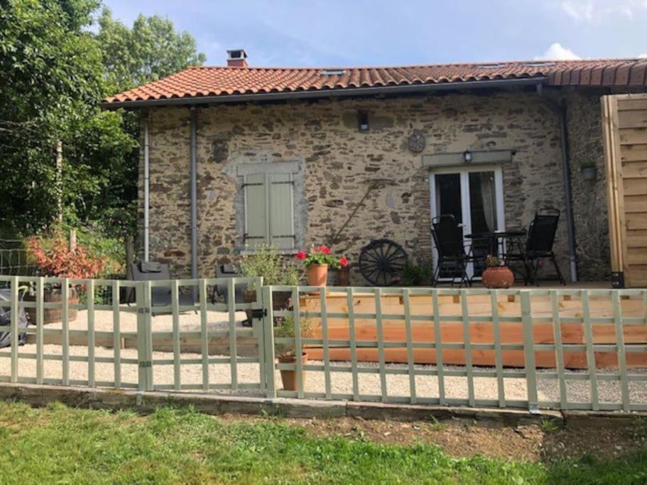 Вилла "L'Annexe" Dournazac Экстерьер фото