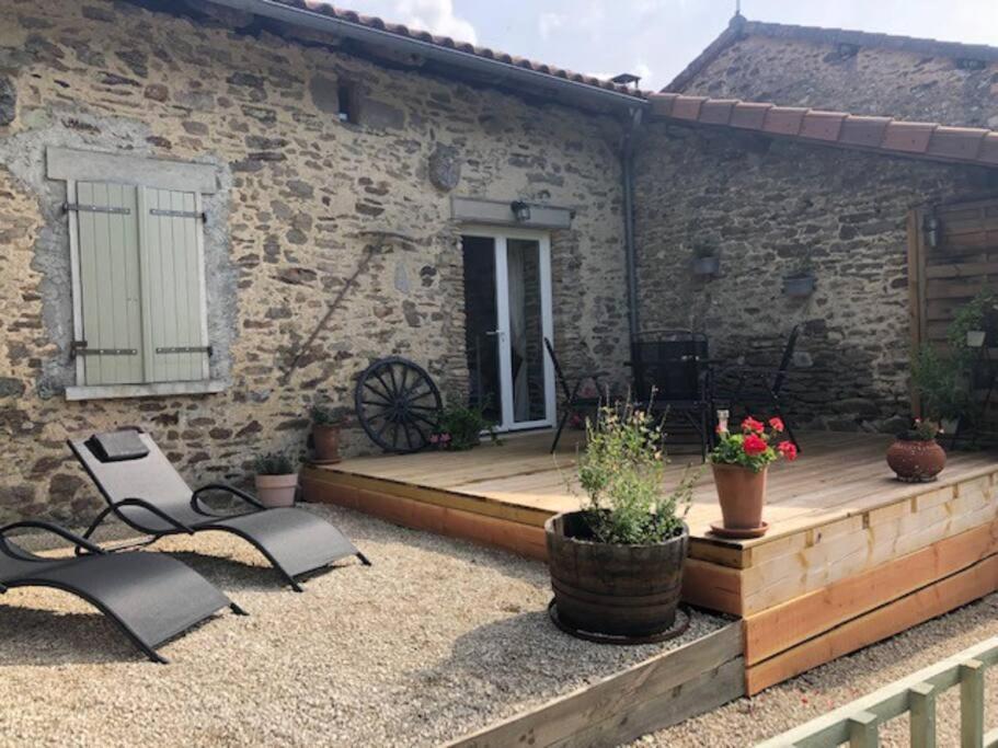 Вилла "L'Annexe" Dournazac Экстерьер фото