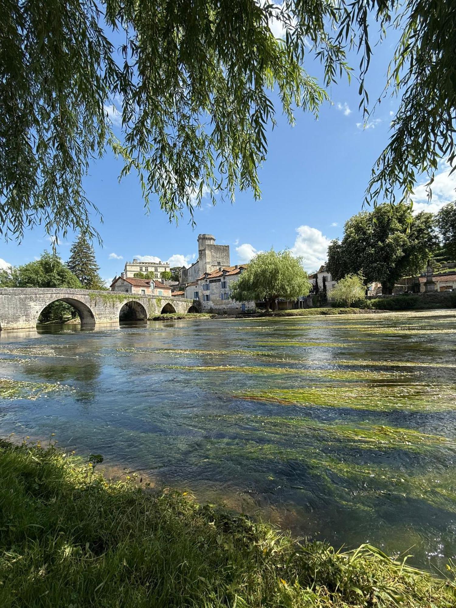 Вилла "L'Annexe" Dournazac Экстерьер фото